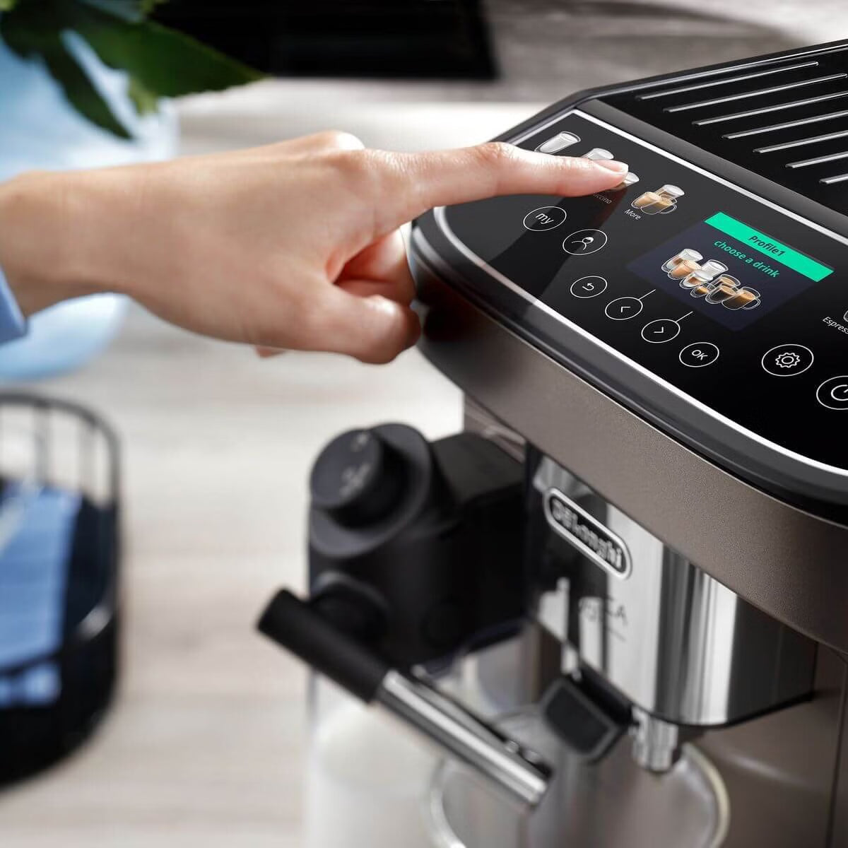 Delonghi Magnifica Evo NEXT Titanium Coffee Machine Carton Damaged ECAM31080TB