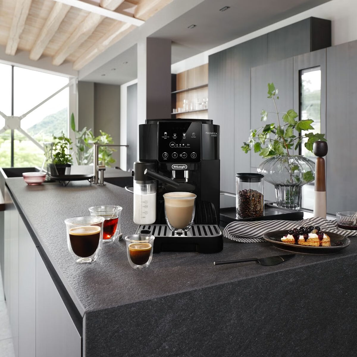Delonghi Magnifica Start with Milk Black Coffee Machine Carton Damaged ECAM22063B