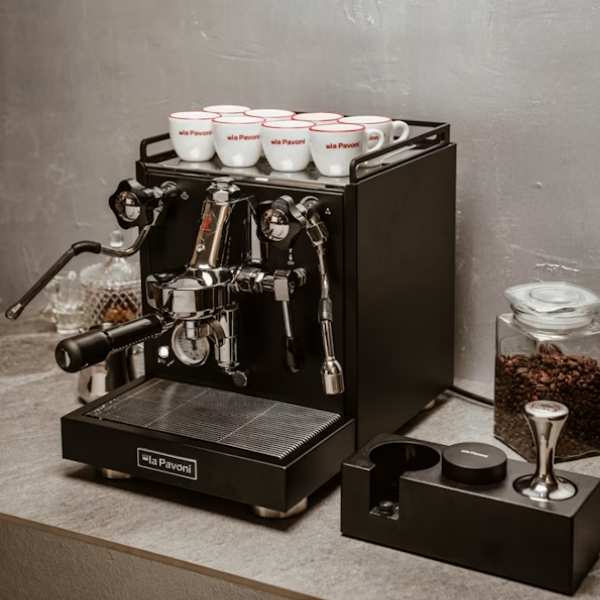 La Pavoni Cellini Classic V2 black lifestyle setting