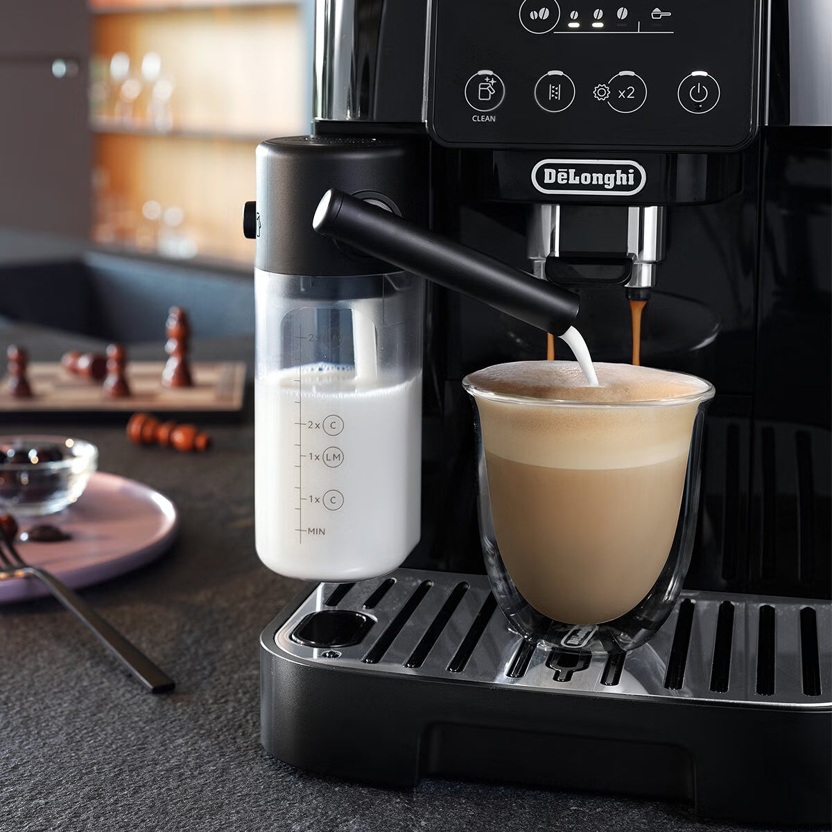 Delonghi Magnifica Start with Milk Black Coffee Machine Carton Damaged ECAM22063B