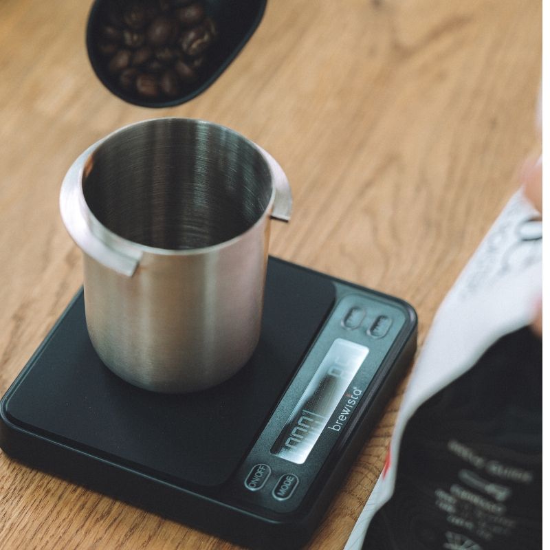 brewista-smart-scale-III-lifestyle.jpg
