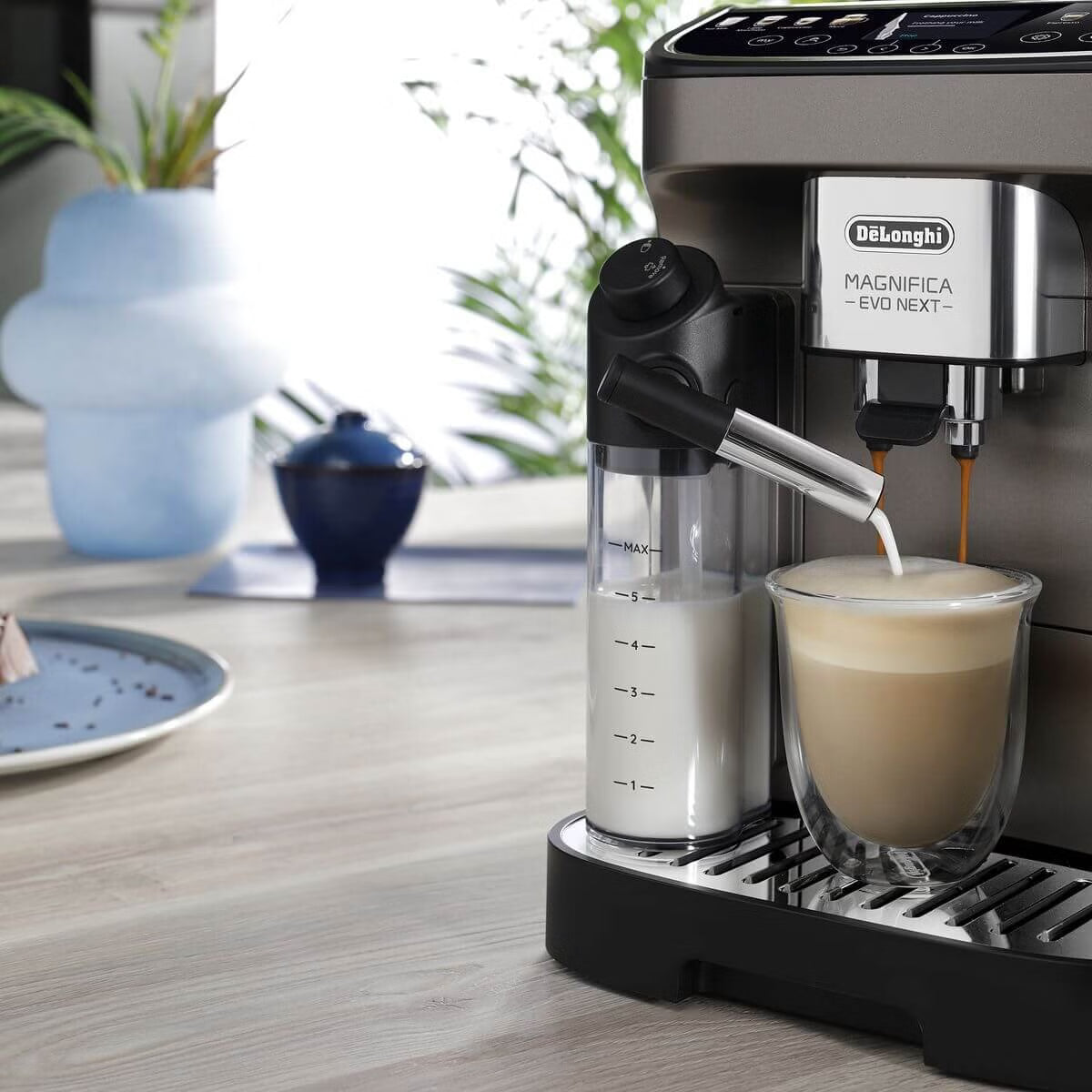 Delonghi Magnifica Evo NEXT Titanium Coffee Machine Carton Damaged ECAM31080TB