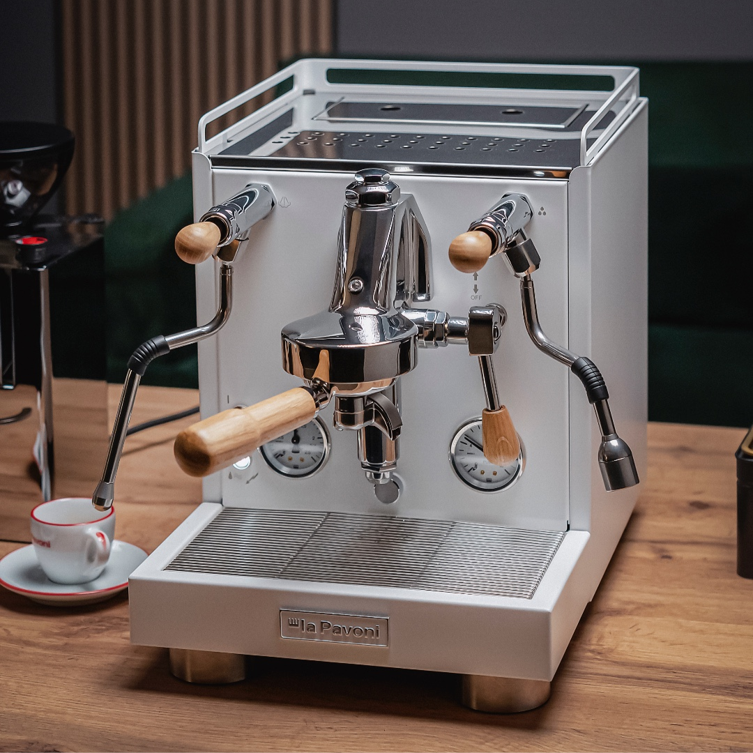 la-pavoni-cellini-evo-white_oak-lifestyle_1080x1080_1.png