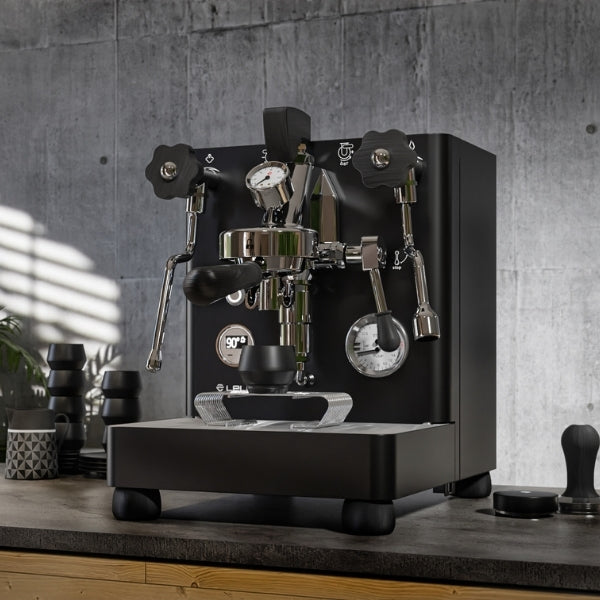 lelit-bianca-v3-pl162t-coffee-machine-black-lifestyle_600x600_3.jpg