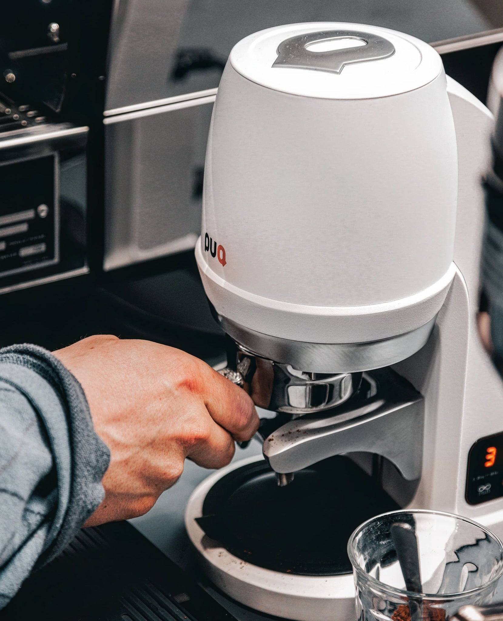 Puqpress Q1 Automatic Coffee Tamper - Prestige Coffee - PuqPress - Black
