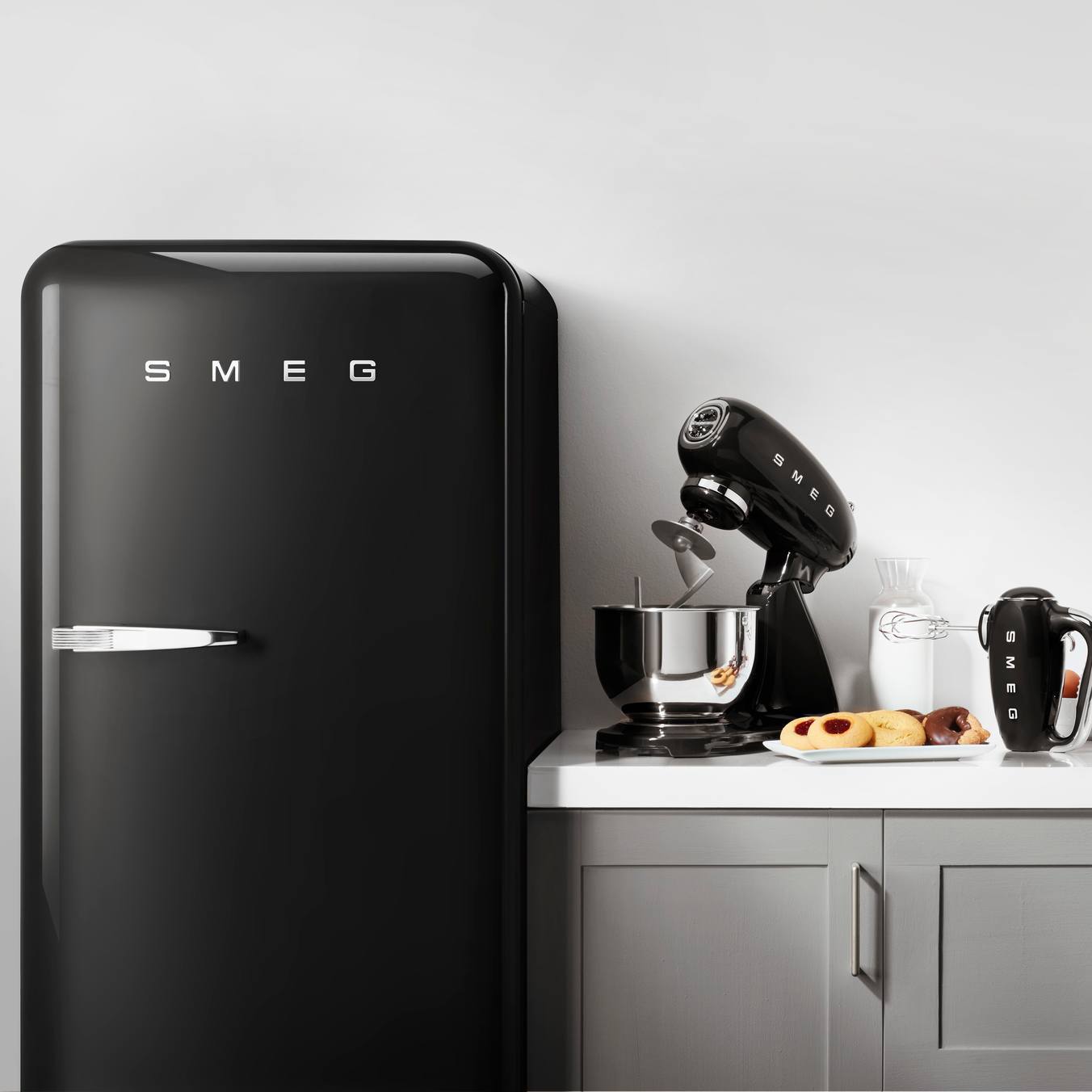 Smeg Stand Mixer SMF02 - Carton Damaged - Prestige Coffee - Smeg - Red